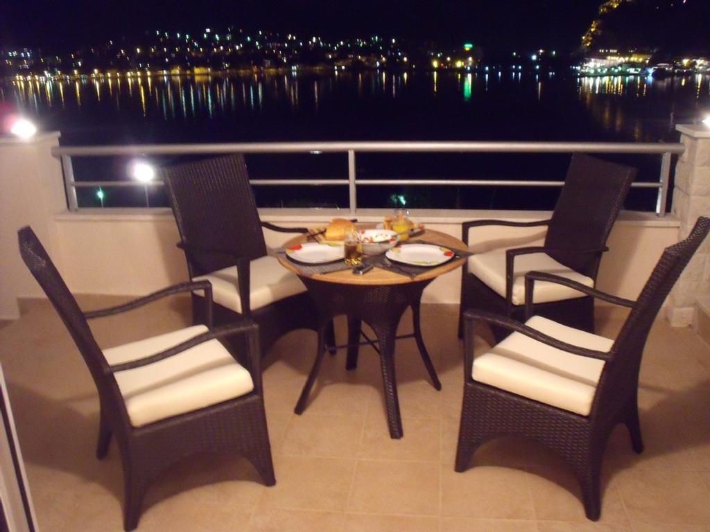 Apartment Fjord Waterfront Kotor Extérieur photo